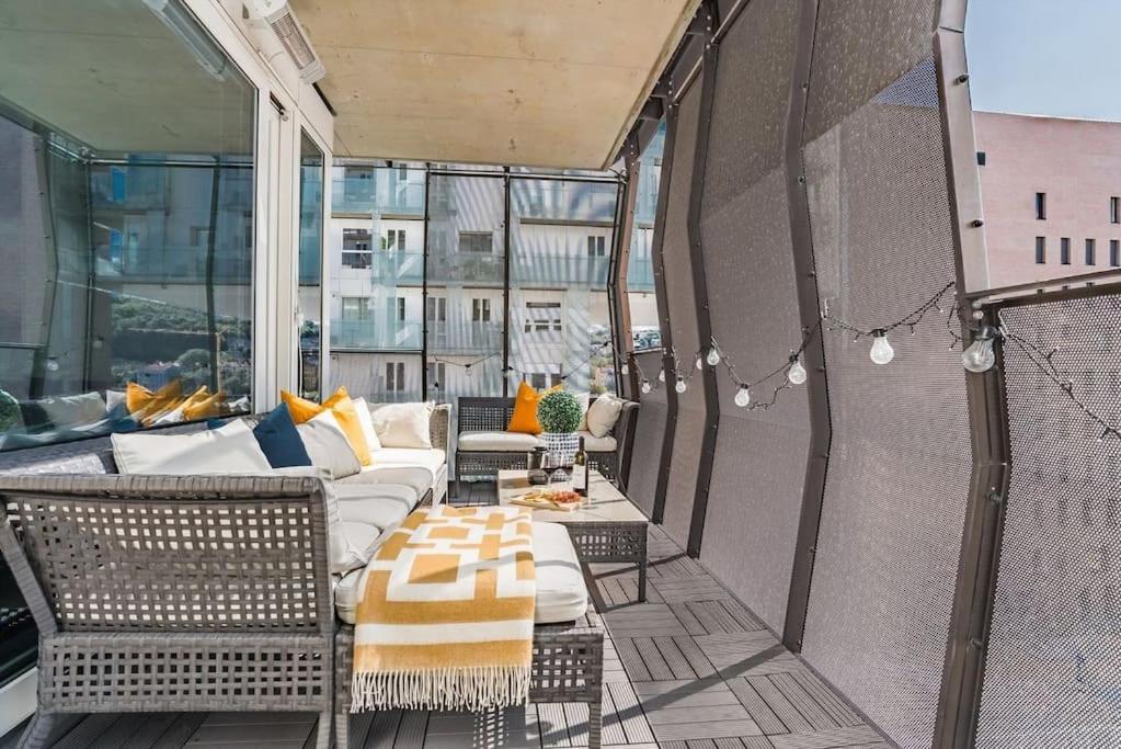 Spacious Modern 2Br Apartment At Central Oslo Barcode エクステリア 写真